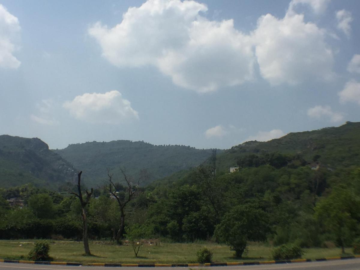 E Lodge Islamabad Exteriör bild