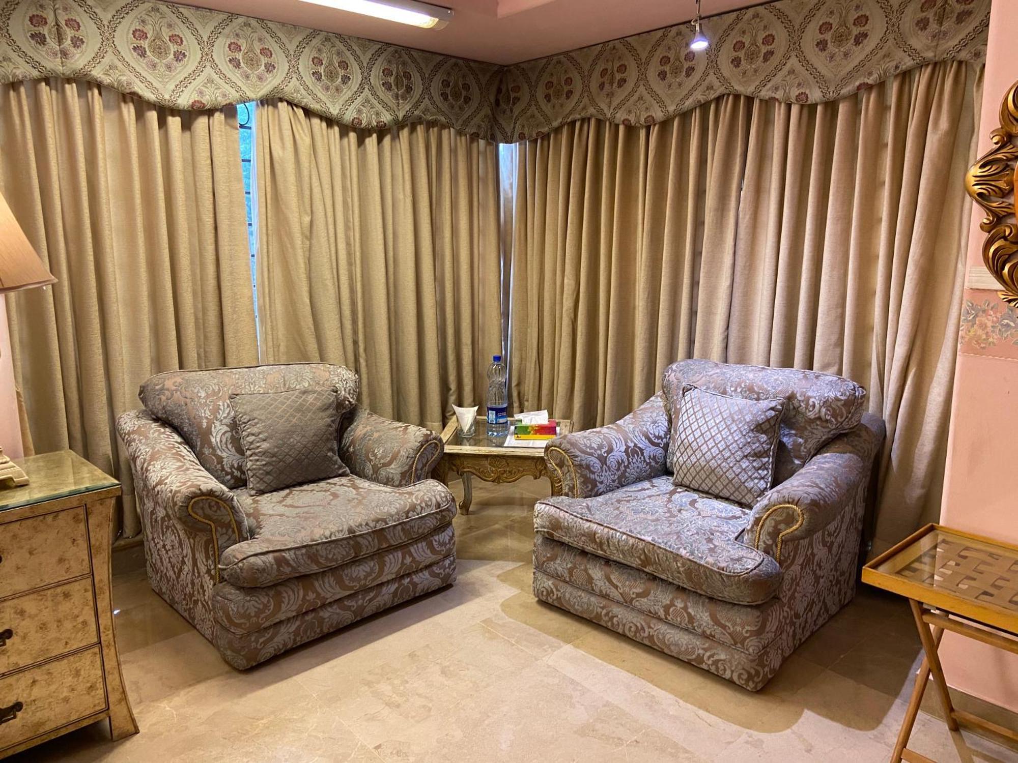 E Lodge Islamabad Exteriör bild