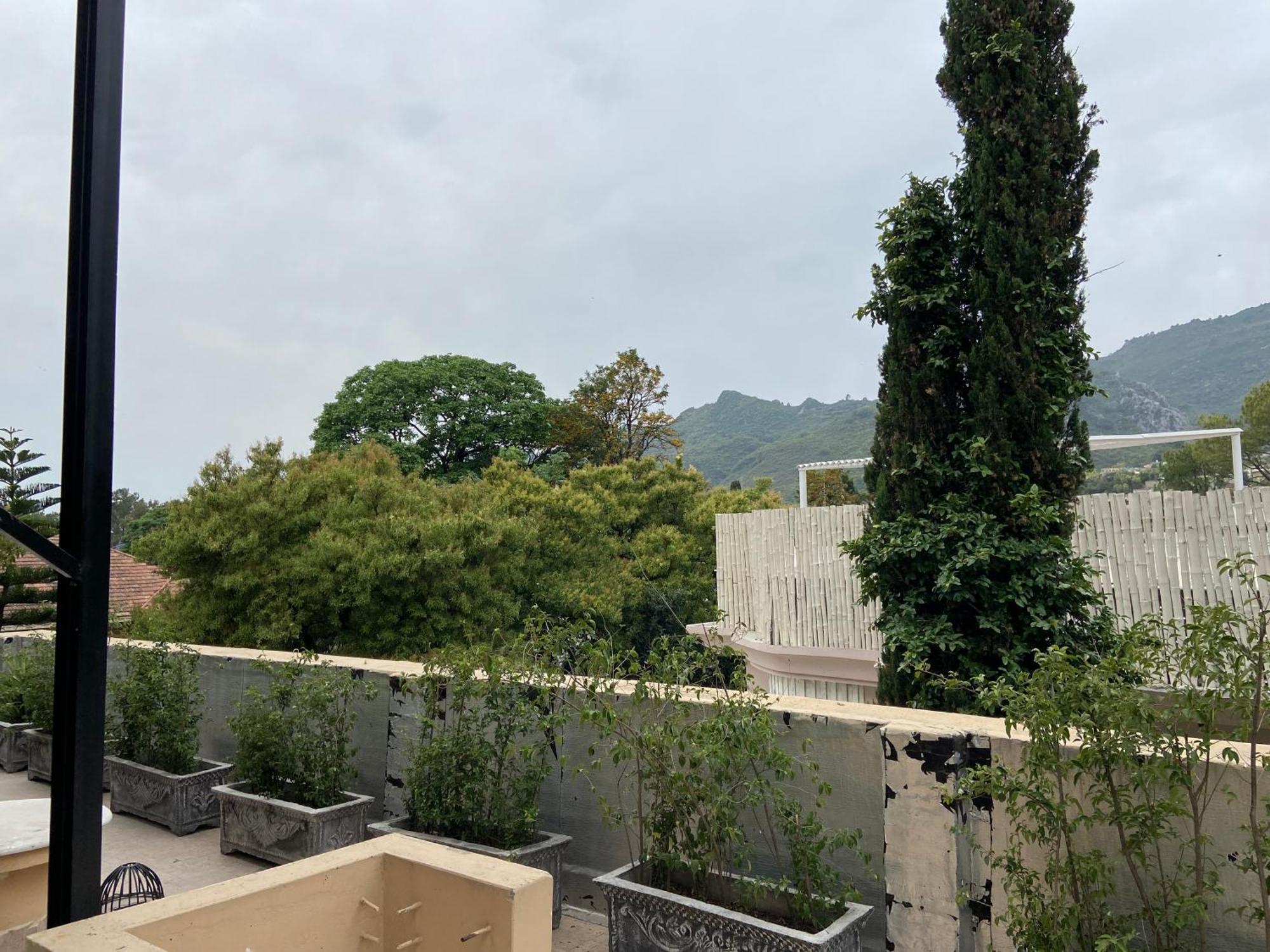 E Lodge Islamabad Exteriör bild